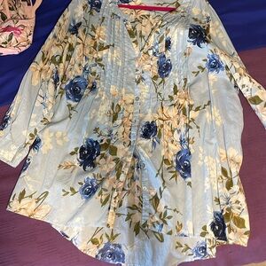 Women’s 100% cotton button front with pin tucking detail long sleeve Never Worn!